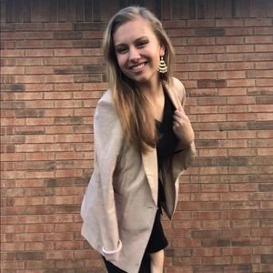 Meet your Posher, Hannah